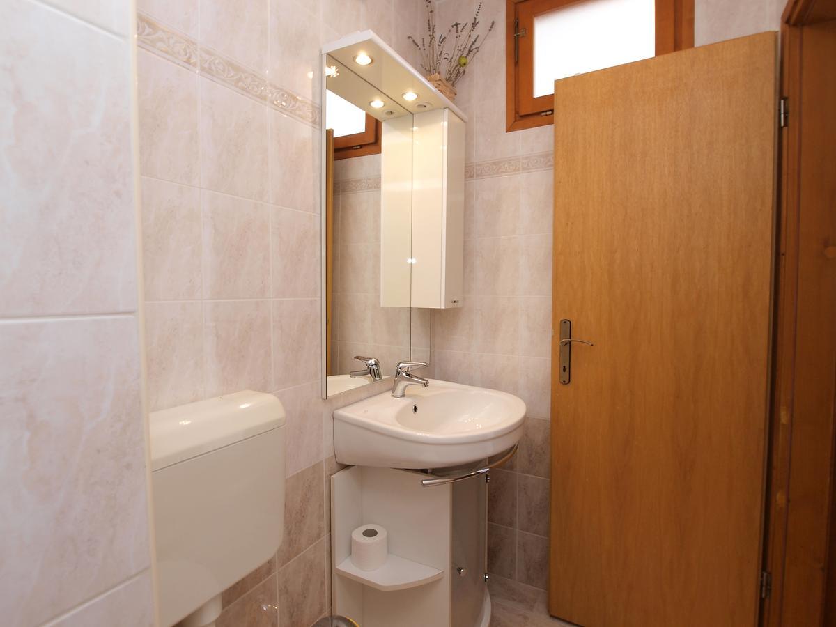 Apartments Milan 1048 Rovinj Exterior photo