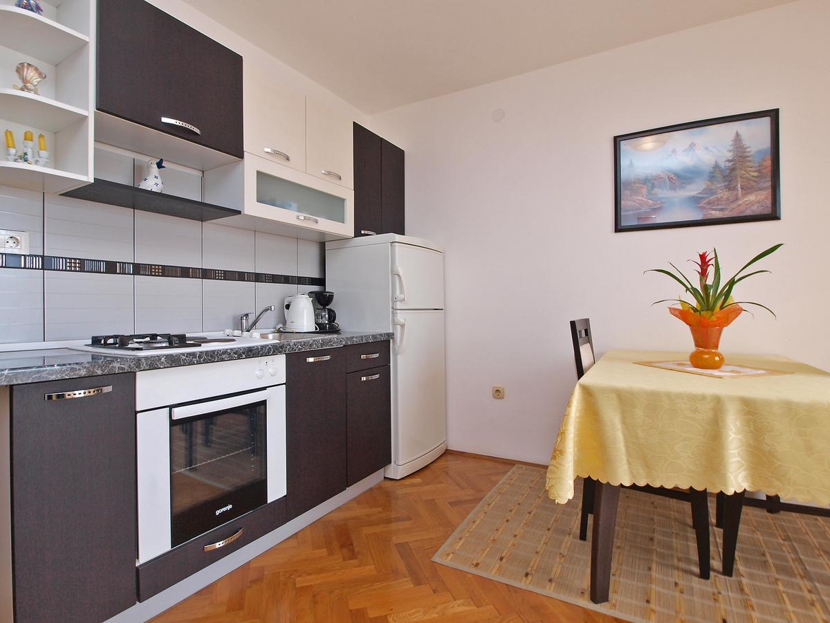 Apartments Milan 1048 Rovinj Exterior photo