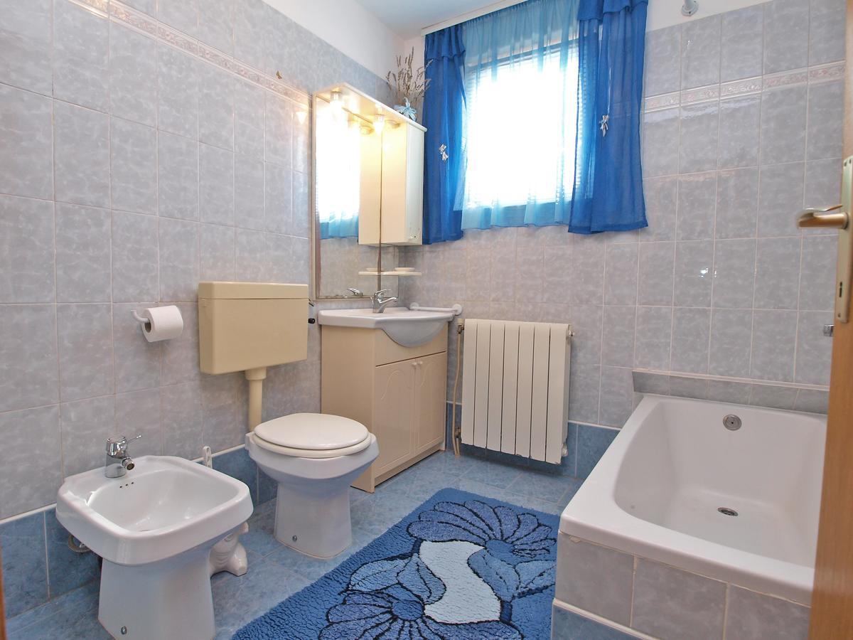 Apartments Milan 1048 Rovinj Exterior photo